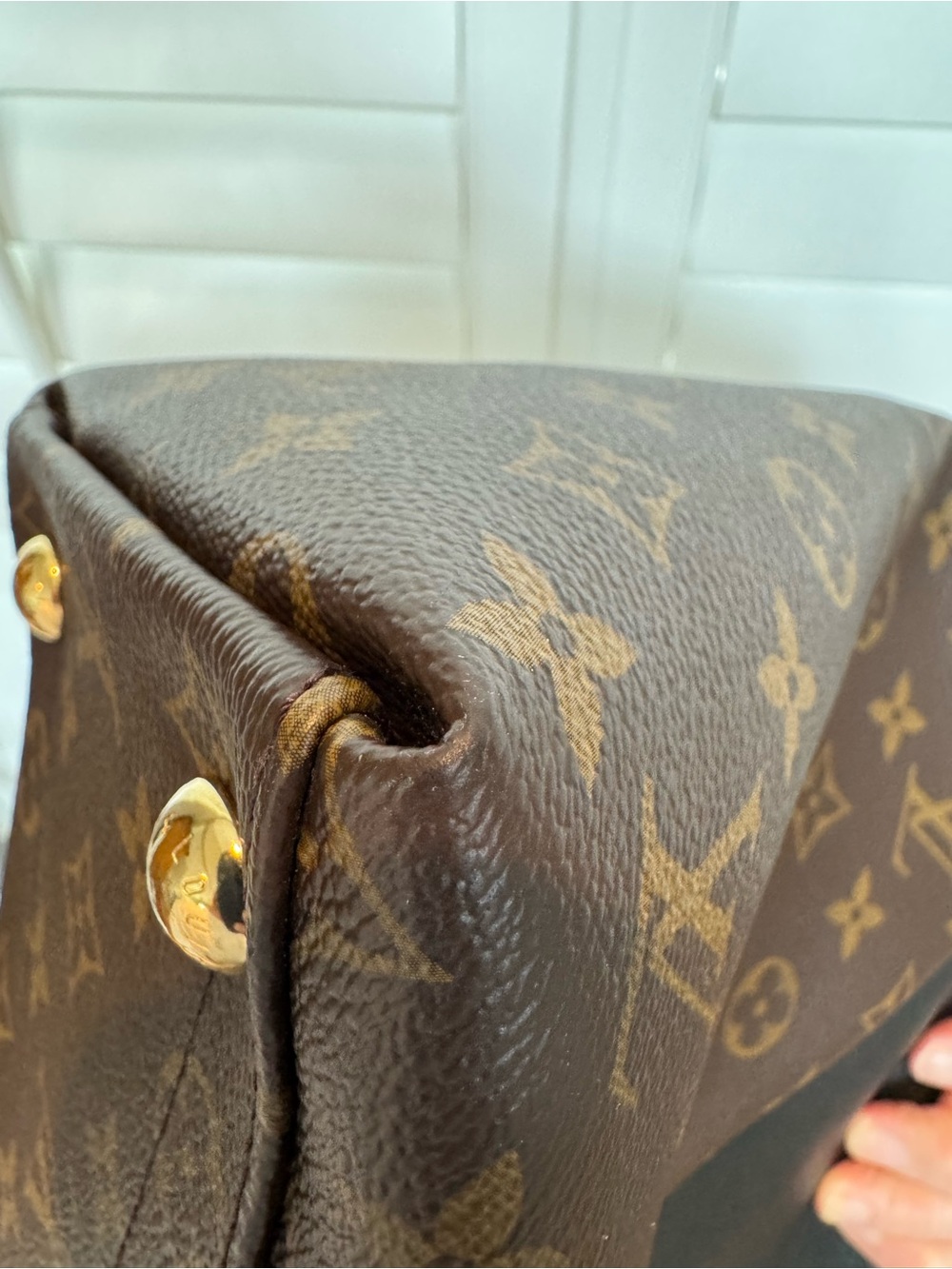Louis Vuitton Brown Monogram with Black V-Panel Shoulder Bag - Picture 4 of 14